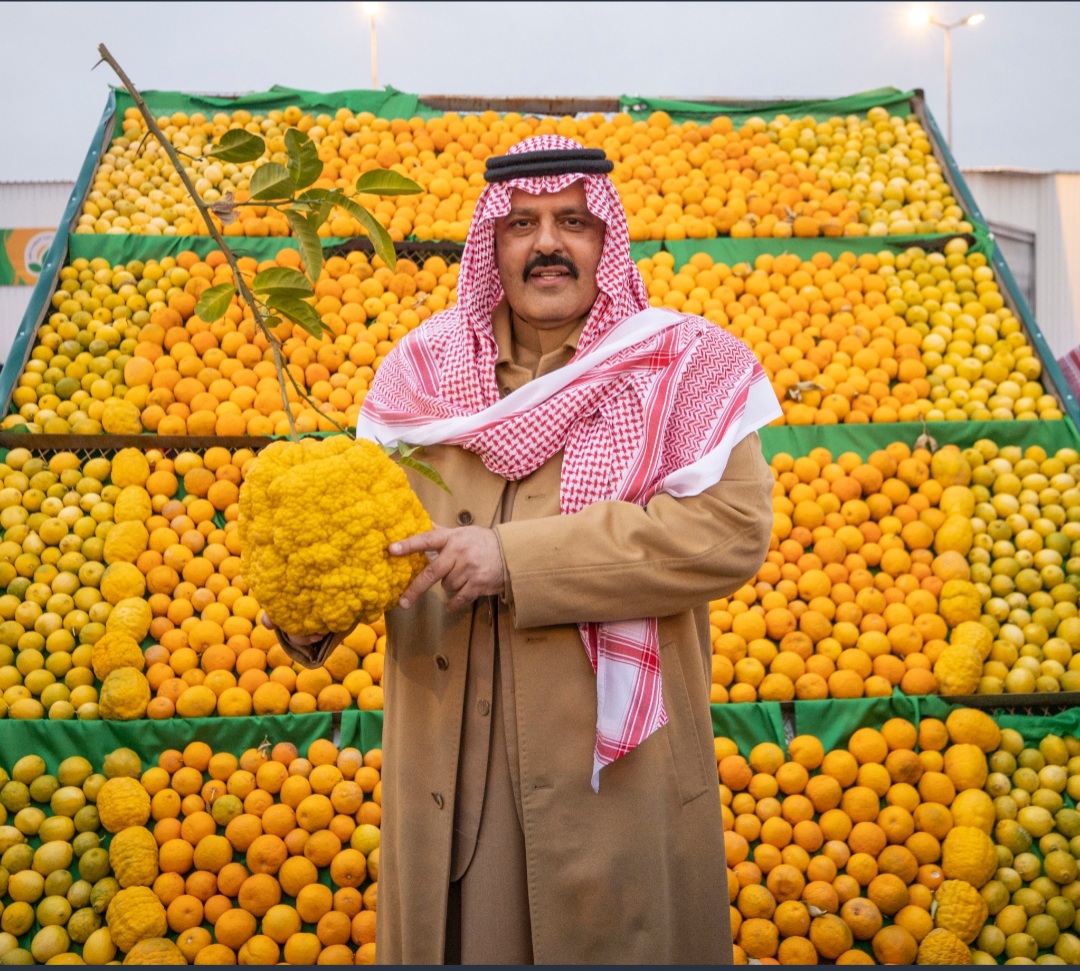 سمو أمير منطقة حائل يزور مقر مهرجان الحمضيات بحائل .