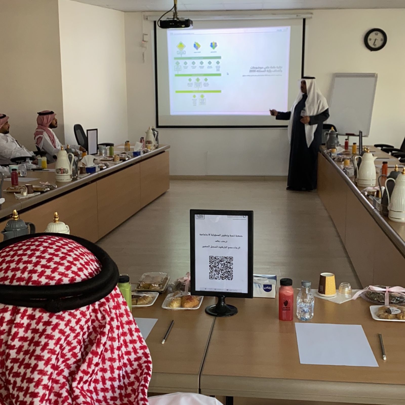 وقعتها جمعية البر بالشرقية مع العجيمي الخيرية  اتفاقية لدعم 1682 أسرة محتاجة بالشرقية دعما ماديا وتنمويا