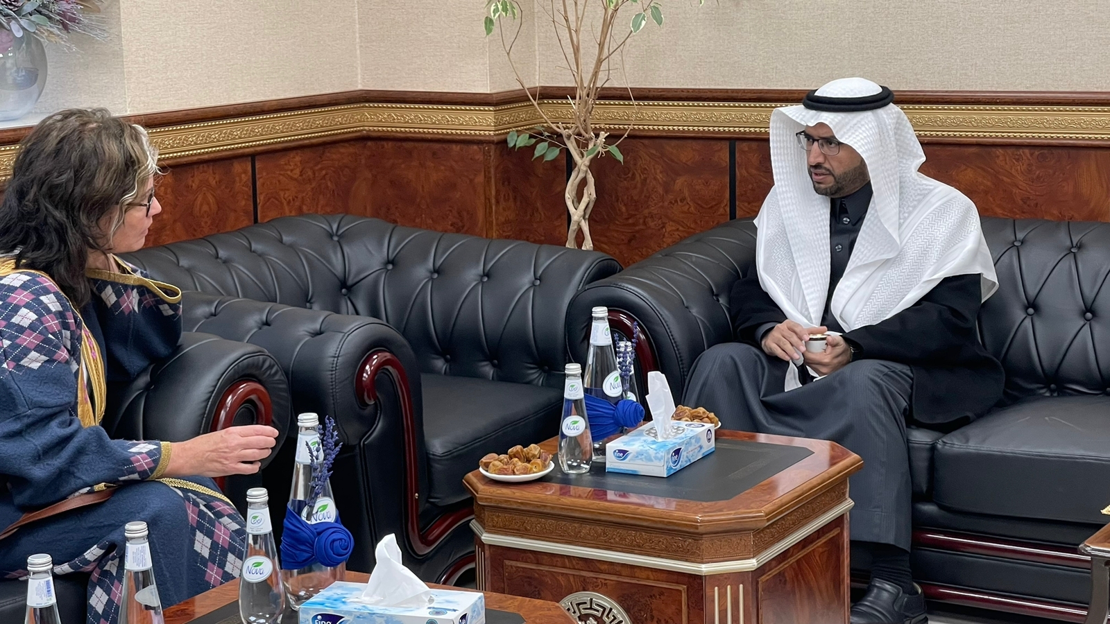 سفيرة مملكة الدنمارك تشيد بمستوى الخدمات في " تخصصي تبوك "