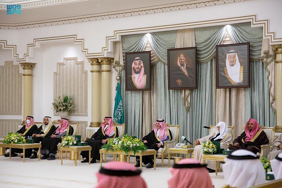 سمو أمير الشرقية يستقبل أصحاب السمو الأمراء والفضيلة والمعالي وجمعاً من المواطنين بمحافظة الأحساء