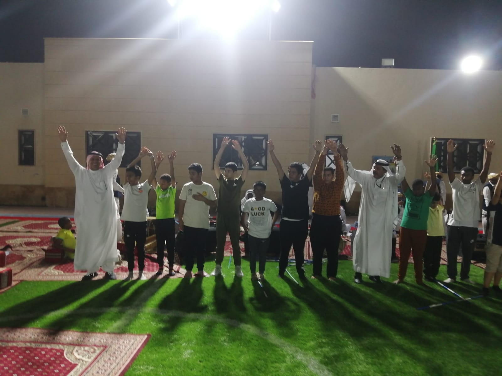 أيتام (البر) يستقبلون فرقة أبو سراج في أمسية ترفيهية بدار الشربتلي