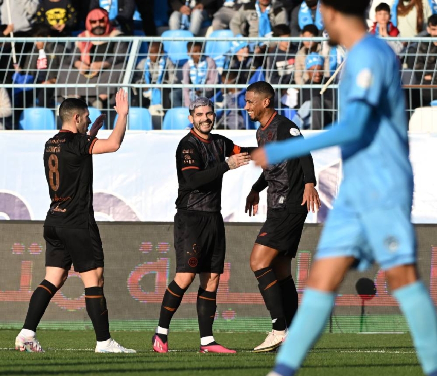 الشباب يتغلب على الباطن في مباراة من الجولة الـ 16