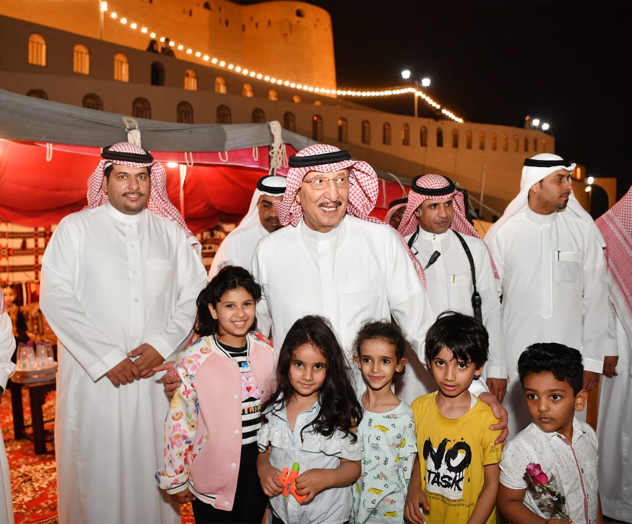 سمو أمير جازان يزور قلعة الدوسرية ويطلع على الفعاليات السياحية والثقافية المقامة بها