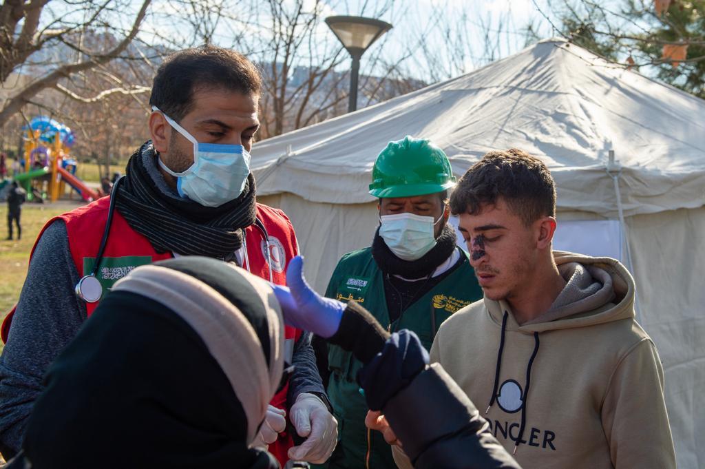 نهر الإنسانية التطوعي يتدفّق عطاءً .. مركز الملك سلمان الإغاثي " يواصل ميدانيًا جهوده التطوعية لعمليات البحث والانقاذ في تركيا