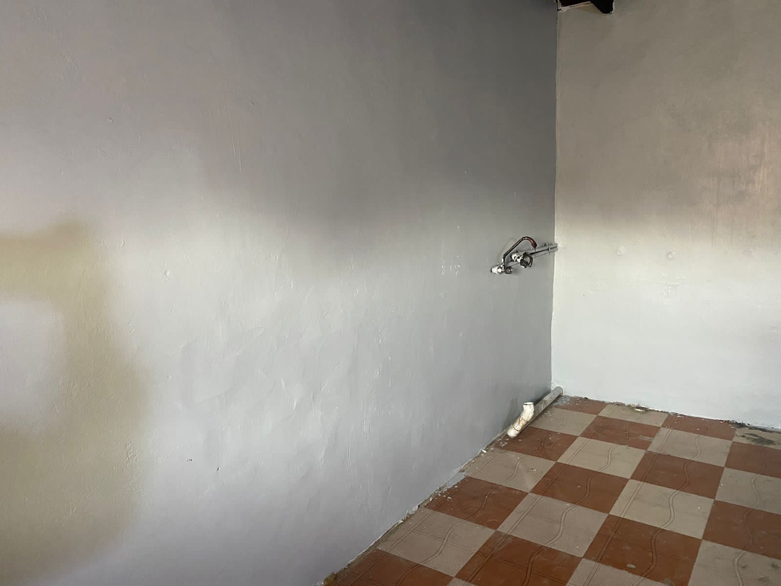 بر بيش تعيد تأهيل وترميم منزل أسرة تضرر من الحريق 