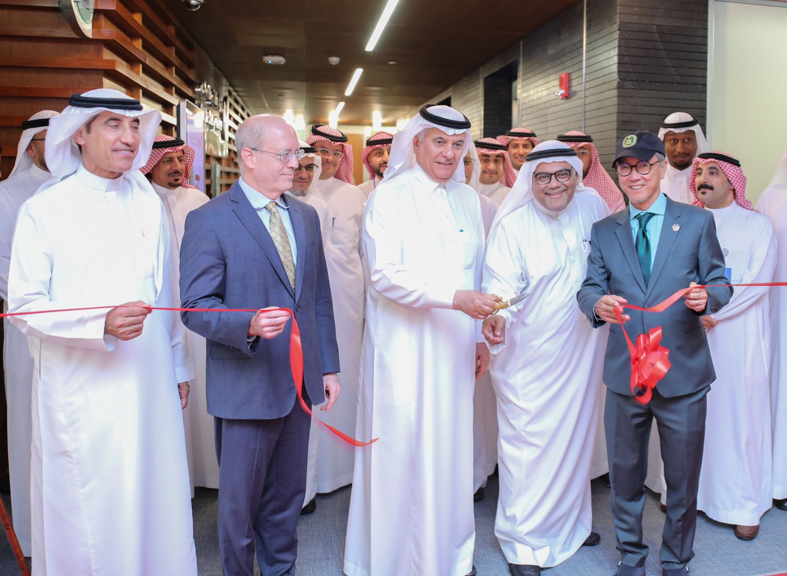 الفضلي" يدشّن مقر المركز الإقليمي للتغير المناخي ويؤكد على أهميته في تعزيز الأداء البيئي بالمملكة