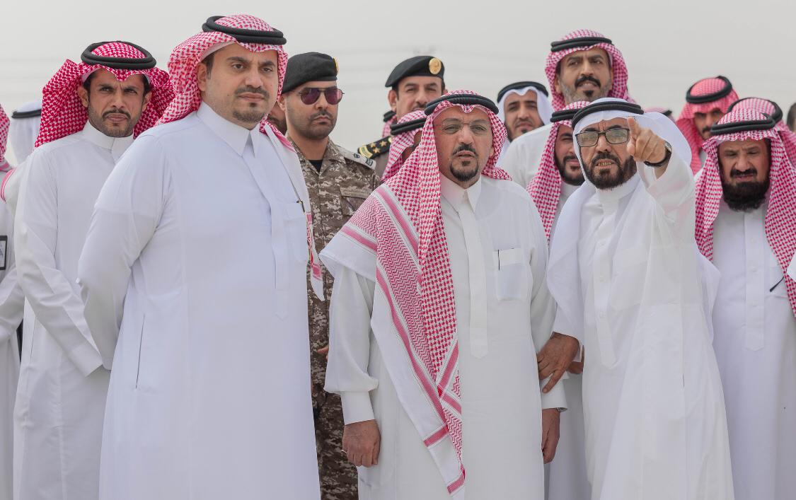 سمو أمير منطقة القصيم يطلع على سير الأعمال بميدان الهجن