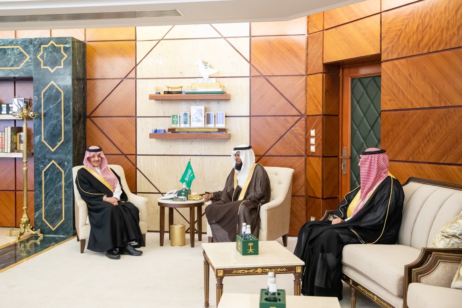 أمير الشرقية يستقبل مدير فرع وزارة الصناعة بالمنطقة