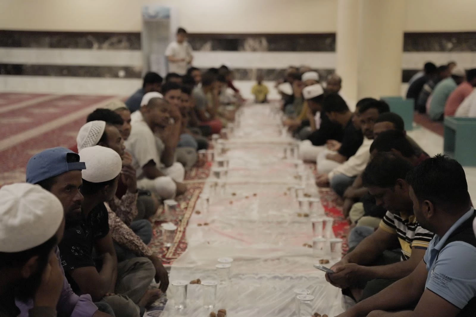 مبادرة منا وفينا تفطّر 12,024صائمًا في أوائل أيام شهر رمضان المبارك