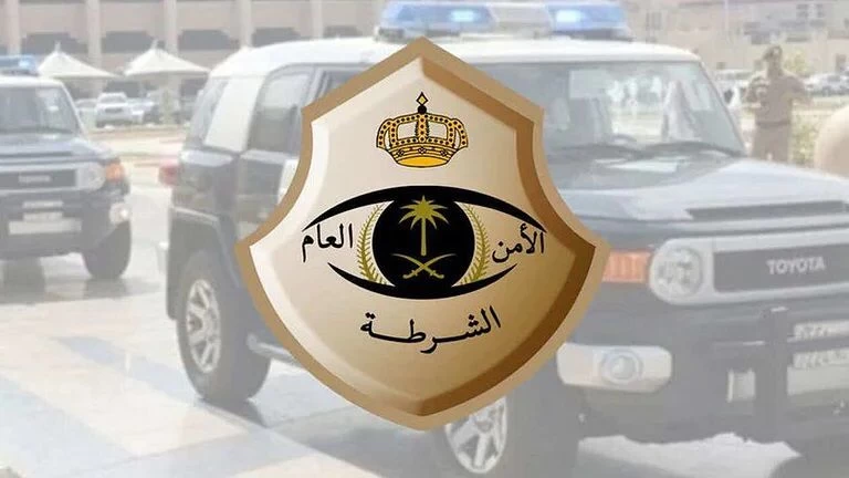 الشرطة تقبض على مواطن في حالة غير طبيعية يطلق النار ويصدم المركبات عمداً بالرياض