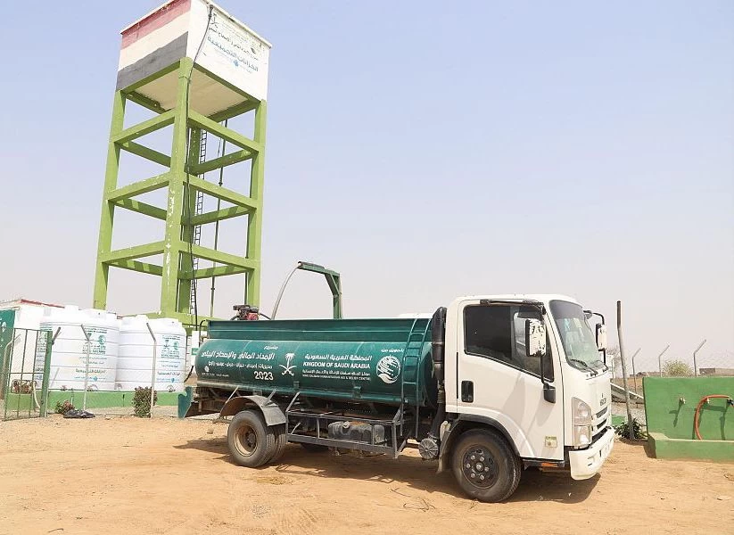 مشروع الإمداد المائي والإصحاح البيئي التابع لمركز الملك سلمان للإغاثة يضخُّ قرابة 9 ملايين لتر من المياه في محافظتي حجة وصعدة
