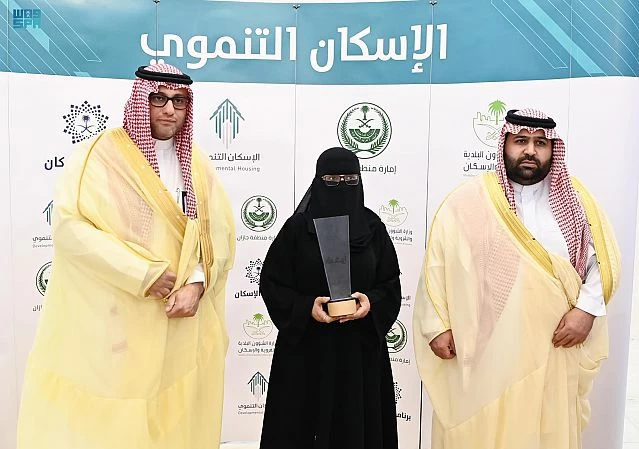 سمو نائب أمير جازان يسلم 600 وحدة سكنية لمستفيدي الإسكان التنموي بالمنطقة