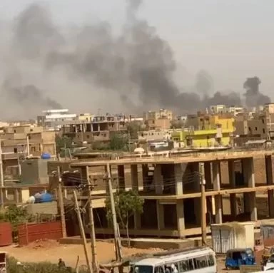 اشتباكات بين الجيش السوداني والدعم السريع في الخرطوم  