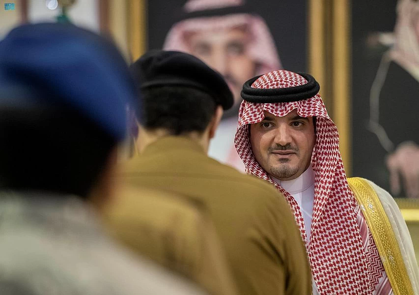 سمو الأمير عبدالعزيز بن سعود ينقل تهنئة القيادة لمنسوبي وزارة الداخلية بنجاح الخطط الأمنية والتنظيمية لموسم العمرة لهذا العام وحلول عيد الفطر