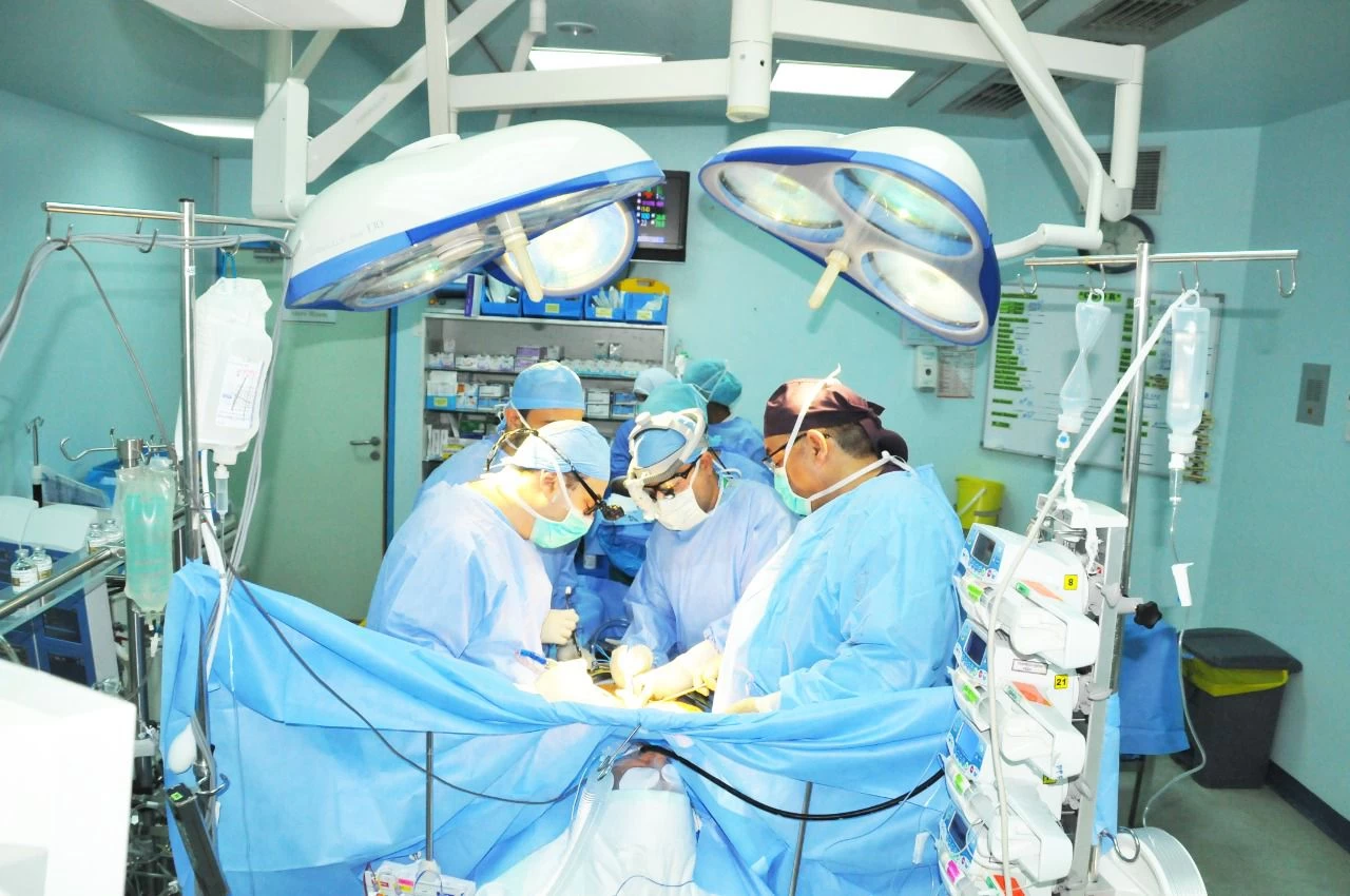 جراحة عاجلة لإغلاق ثقب في قلب رضيع بالقصيم 
