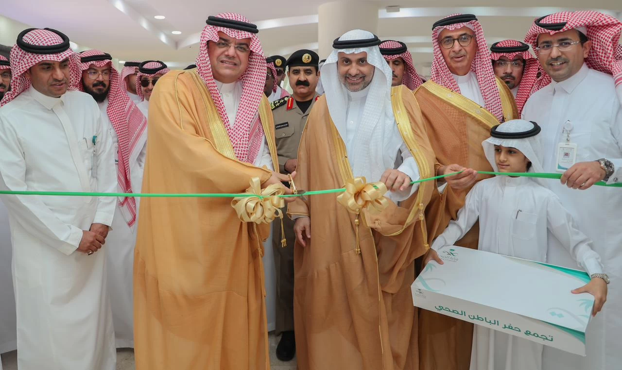 سمو محافظ حفر الباطن ومعالي وزير الصحة يدشنون عددا من المشاريع الصحية في المحافظة.