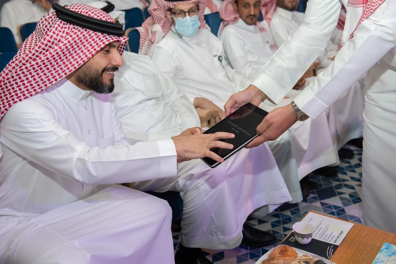 نائب وزير الصحة يُدشن "وثيق"نظام الملف الصحي الإلكتروني للمريض بـ "سعود الطبية"