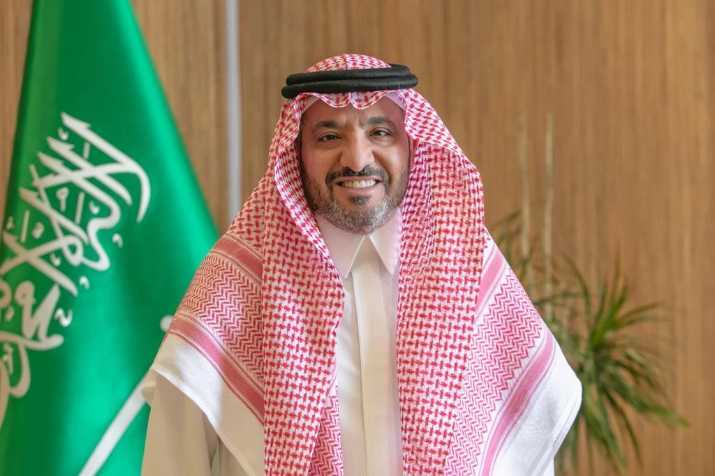 كمال بن سعيد يرفع الشكر للقيادة الرشيدة بمناسبة ترقيته للمرتبة الخامسة عشرة بوزارة التجارة