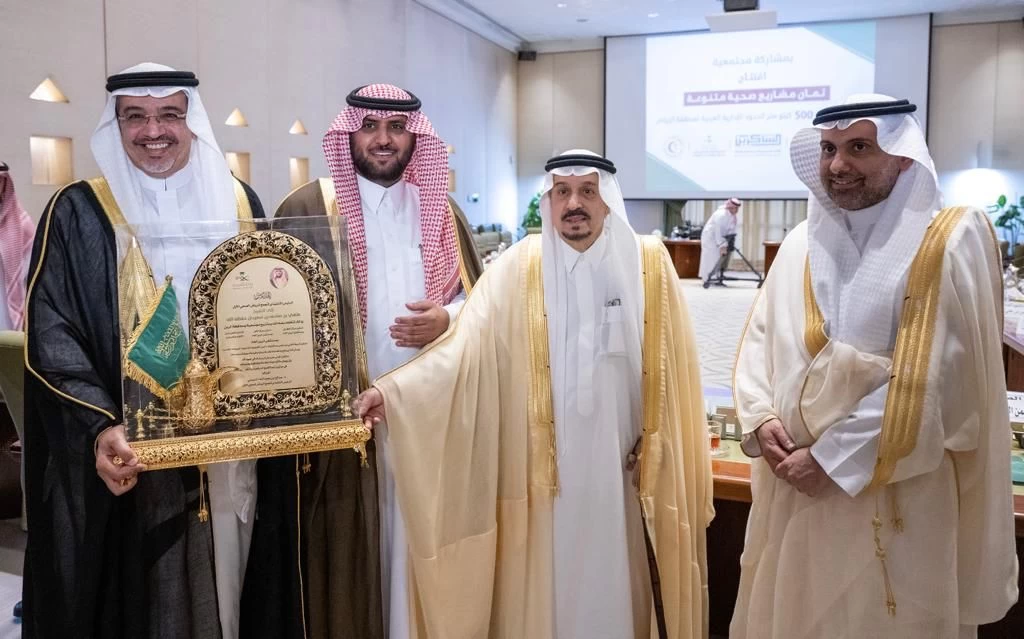 أمير منطقة الرياض يدشن مشاريع صحية وإسعافية 