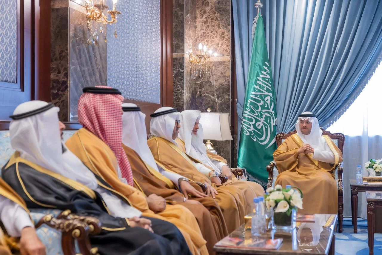 سمو محافظ الأحساء يستقبل رئيس وأعضاء جمعية تيسير الزواج ورعاية الاسرة بالمحافظة ويدشن سموّه التوجه الاستراتيجي للجمعية 