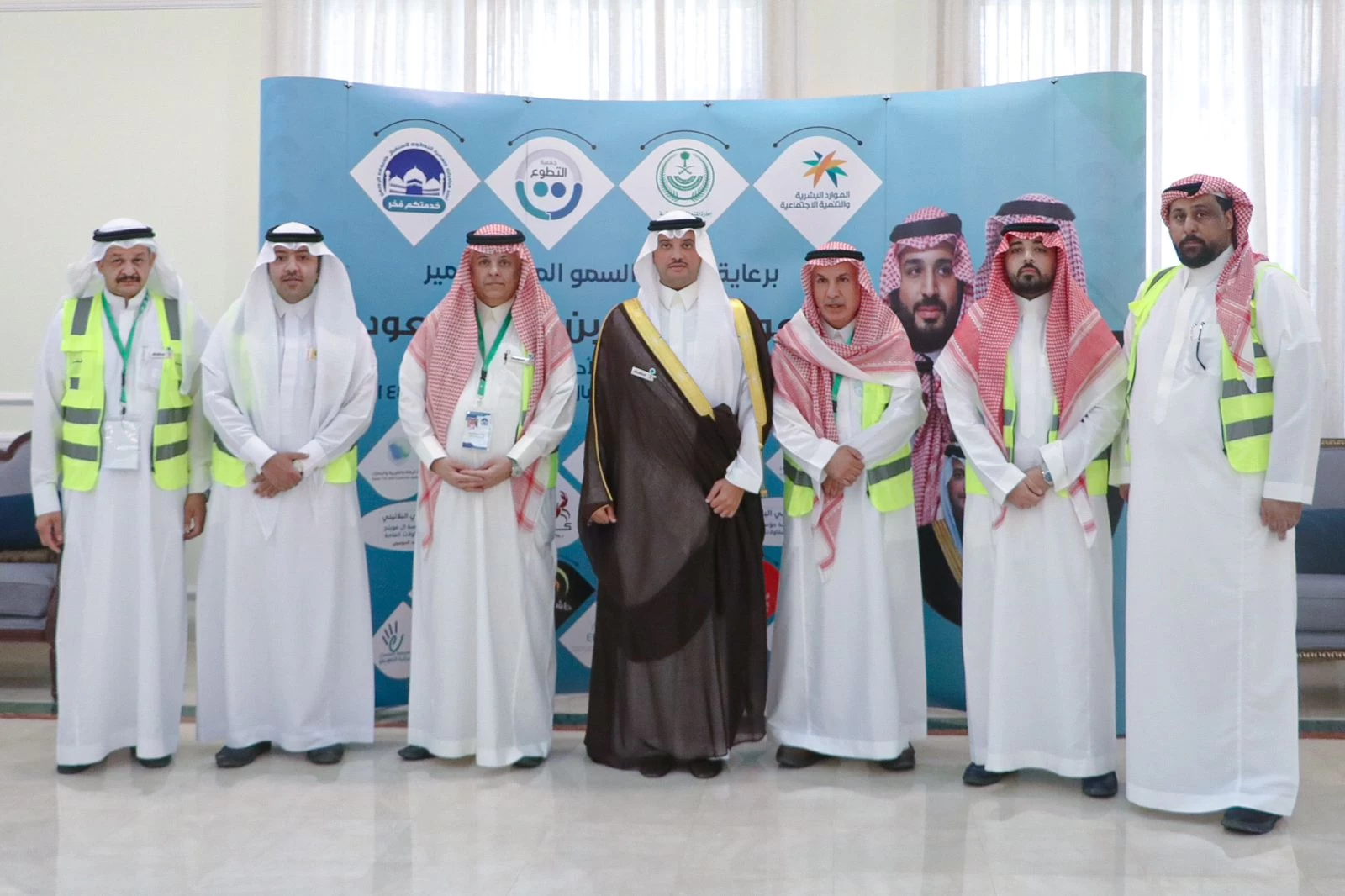 سمو محافظ الأحساء يؤكد حرص القيادة على خدمة ضيوف الرحمن ويدشّن مبادرة * خدمتكم فخر* لضيوف الرحمن 