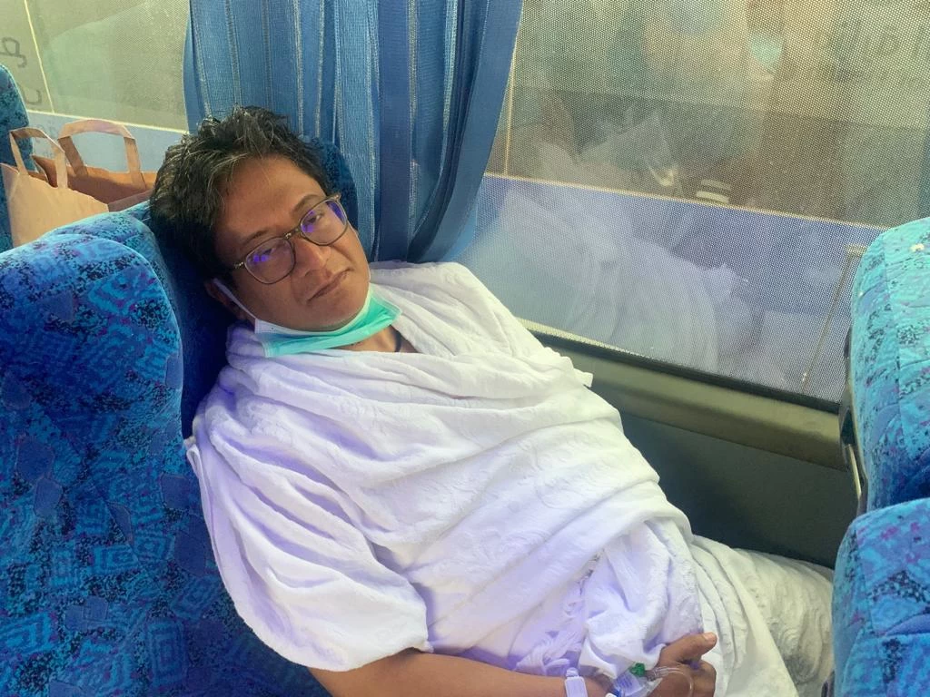 اجرى عملية استئصال مرارة قافلة الصحة تمكّن حاج ماليزي من الوقوف بعرفه