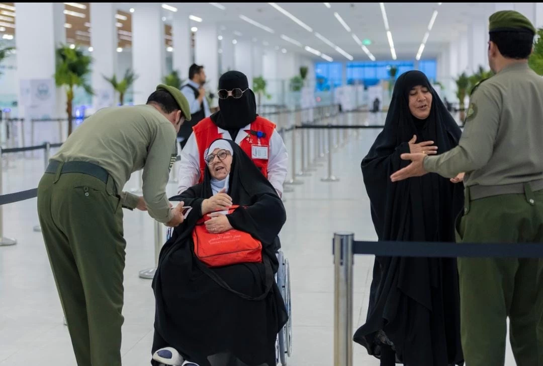 الهلال الأحمر بالشمالية تقدم خدماتها الإسعافية والتطوعية لتوديع للحجاج العراقيين بجديدة عرعر 