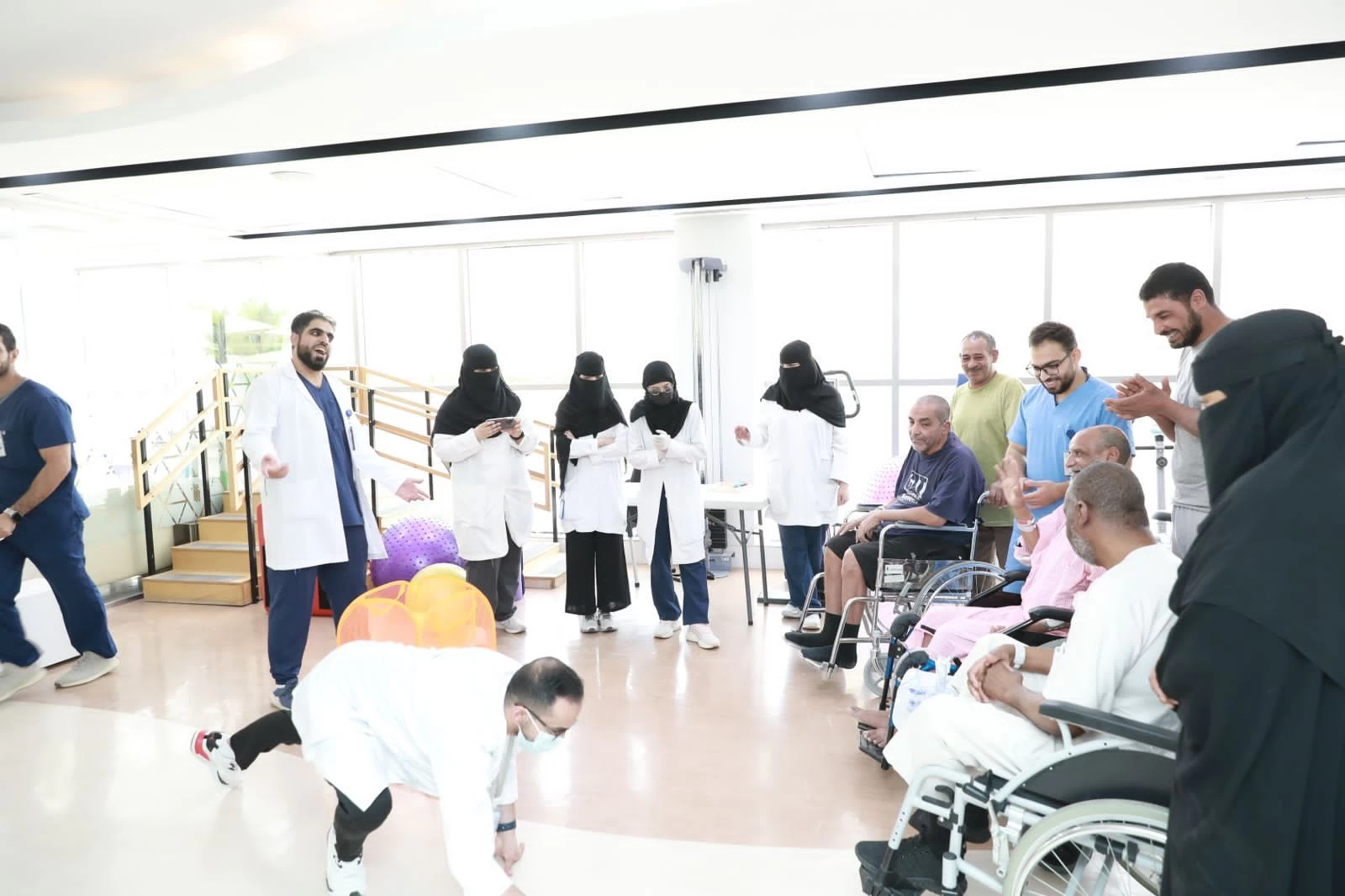 ‏ "التأهيل الجماعي" نمط علاجي جديد في مستشفى الإيمان