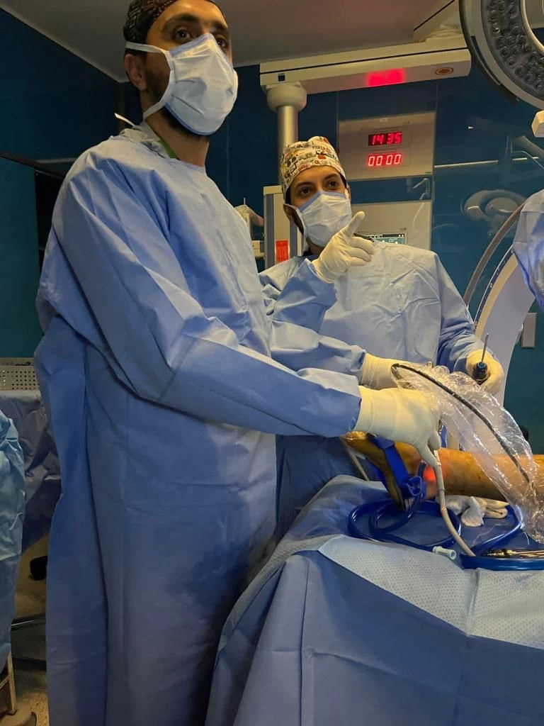 جراحة ناجحة بالمنظار لمفصل كاحل ..مواطن عشريني بمستشفى شرق جدة
