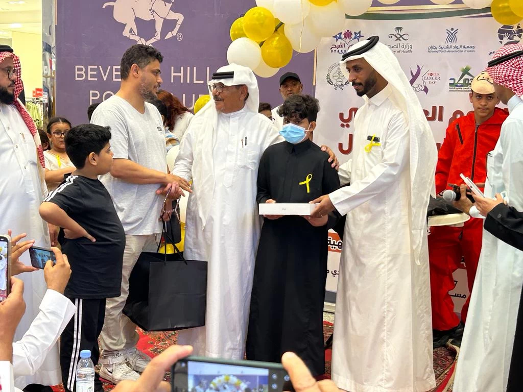 فريق نتــــراحم التطوعي بجازان ينظم فعاليات " اليوم العالمي لسرطان الأطفال "