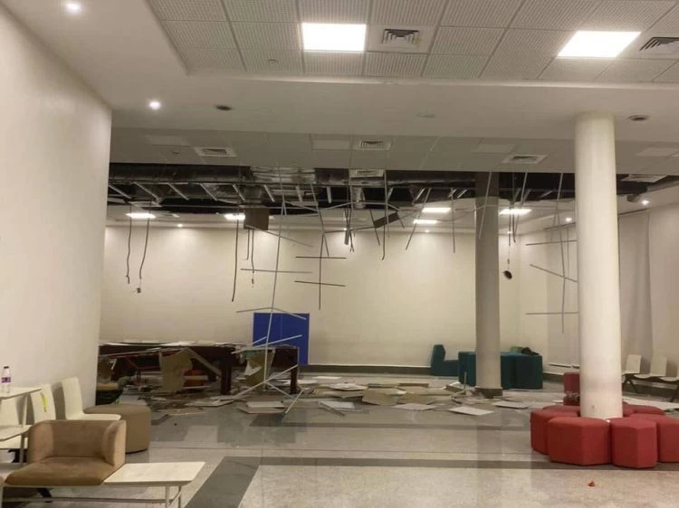 انهيار سقف صالة جامعية ونائب أمير جازان يوجه بتشكيل لجنة تحقيق في الحادثة