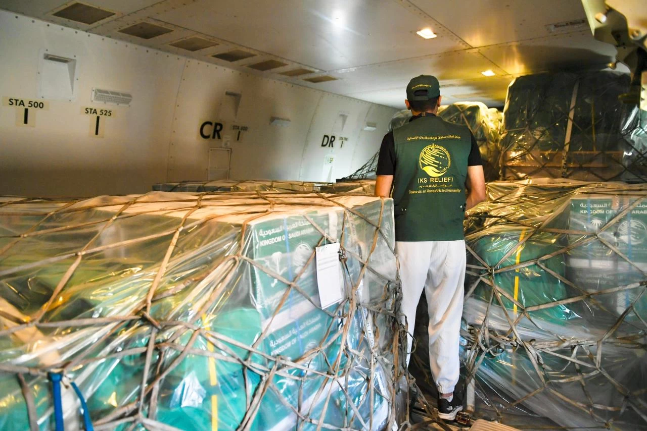 مغادرة الطائرة الإغاثية السعودية الأولى إلى ليبيا لمساعدة المتضررين من الفيضانات