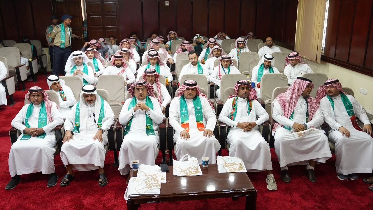 البيئة بجازان" يحتفلون باليوم الوطني"