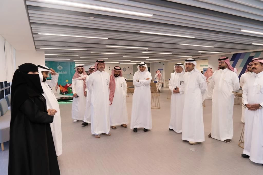 معالي وزير الشؤون البلدية والقروية والإسكان رئيس مجلس إدارة الهيئة العامة للعقار يُشارك منسوبي الهيئة احتفالات اليوم الوطني الـ 93