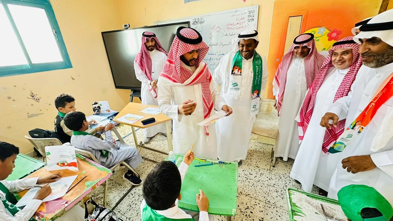 مدرسة السقيد الابتدائية والمتوسطة تحتفل باليوم الوطني ٩٣