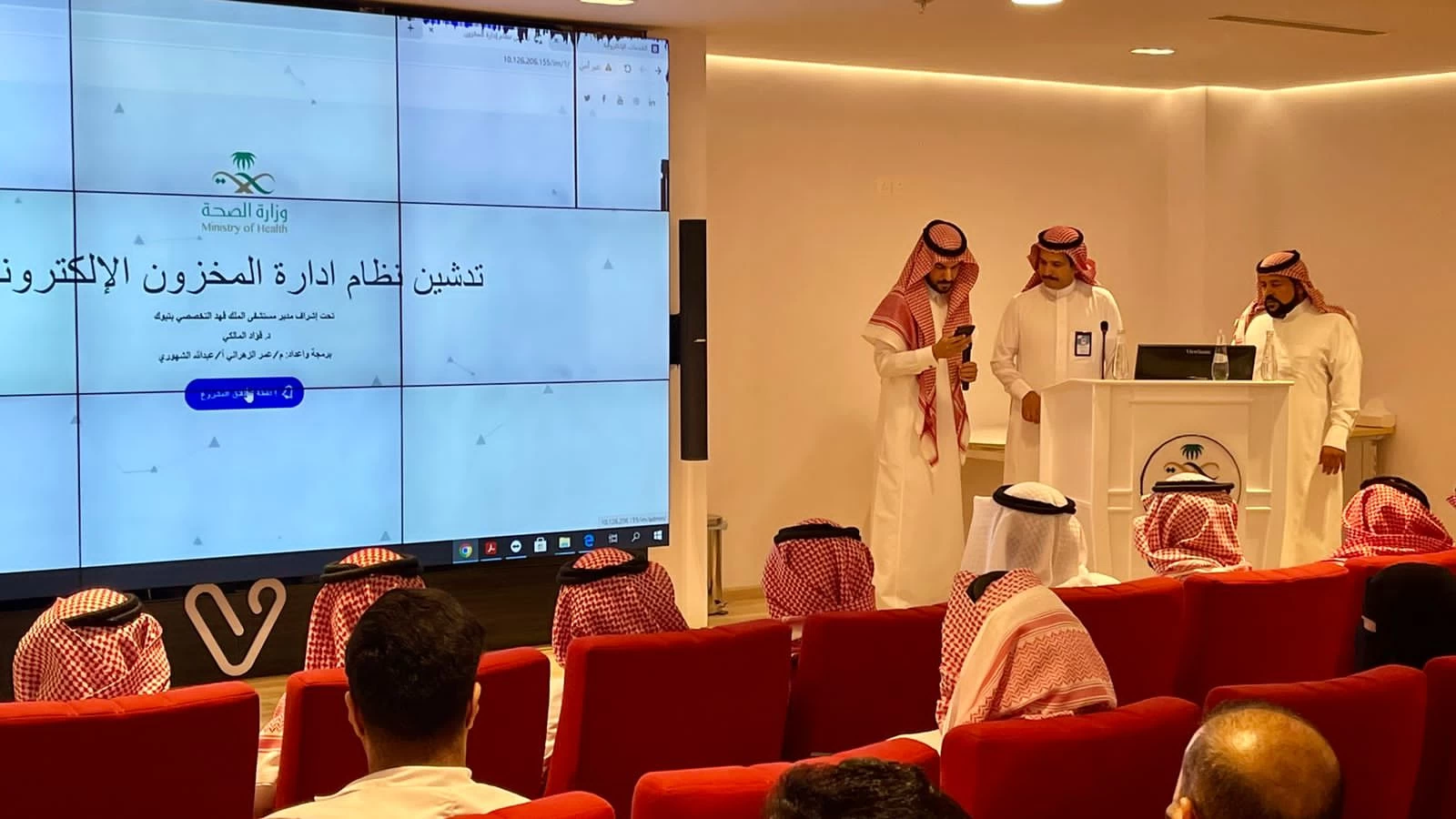 كأول مستشفى بالمنطقة .. " تخصصي تبوك " يدشن برنامج مراقبة المخزون الإلكتروني