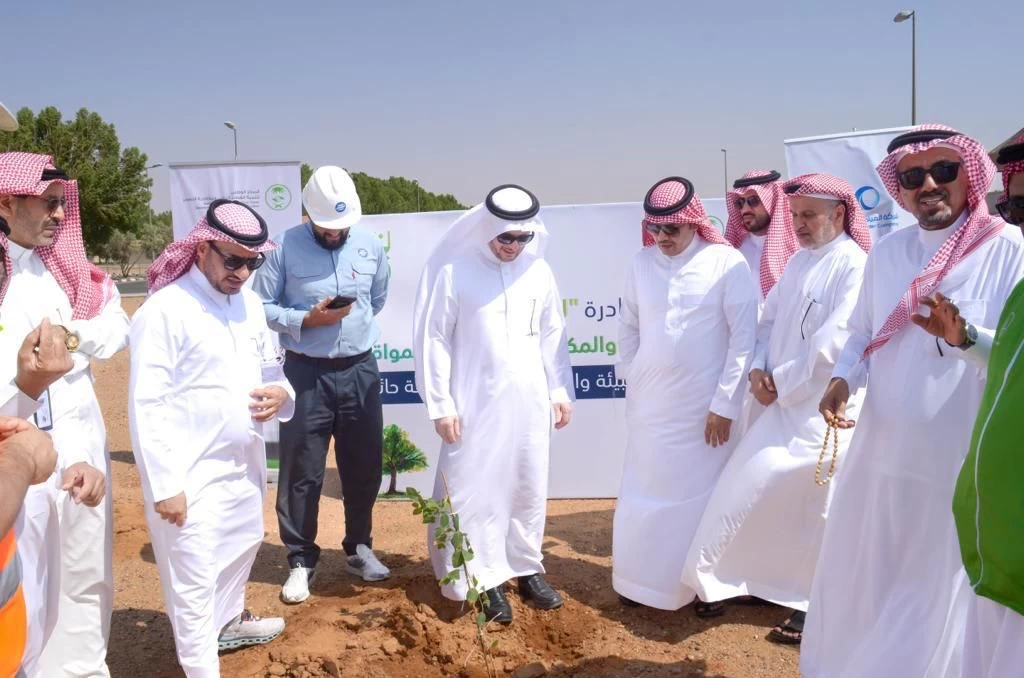 الحسني يطلع على حملة "لنكن قدوة"