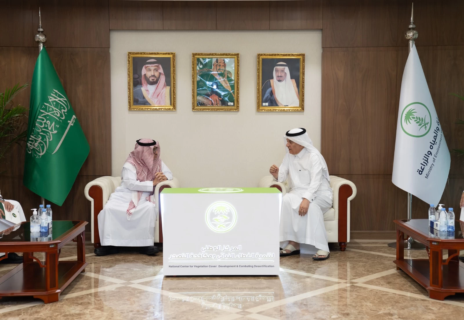 وزير البيئة يُدشن مبادرة تأهيل الفياض والرياض لزراعة 12 مليون شجرة