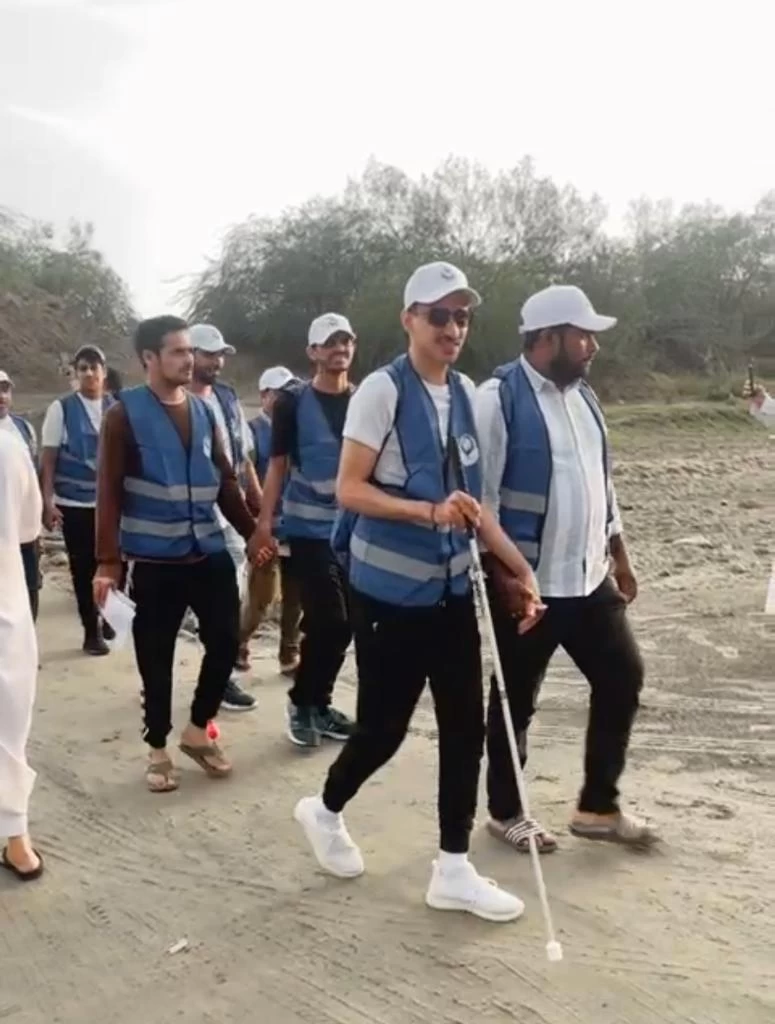 20 كفيف وكفيفة يحتفلون بمناسبة اليوم العالمي للعصا البيضاء في برنامج الهايكنج للمكفوفين