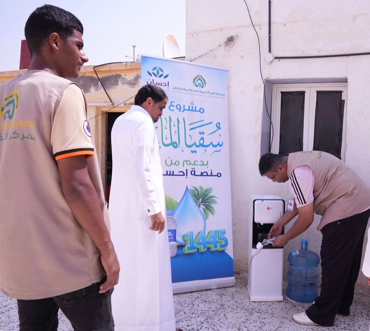 " بر الحكامية" تبدأ توزيع مشروع سقيا الماء بتكلفة مليون ريال 