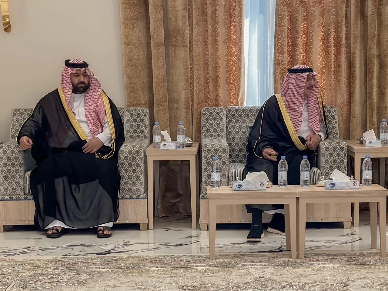 أمير منطقة جازان يعزّي الشيخ الفيفي في وفاة نجله..