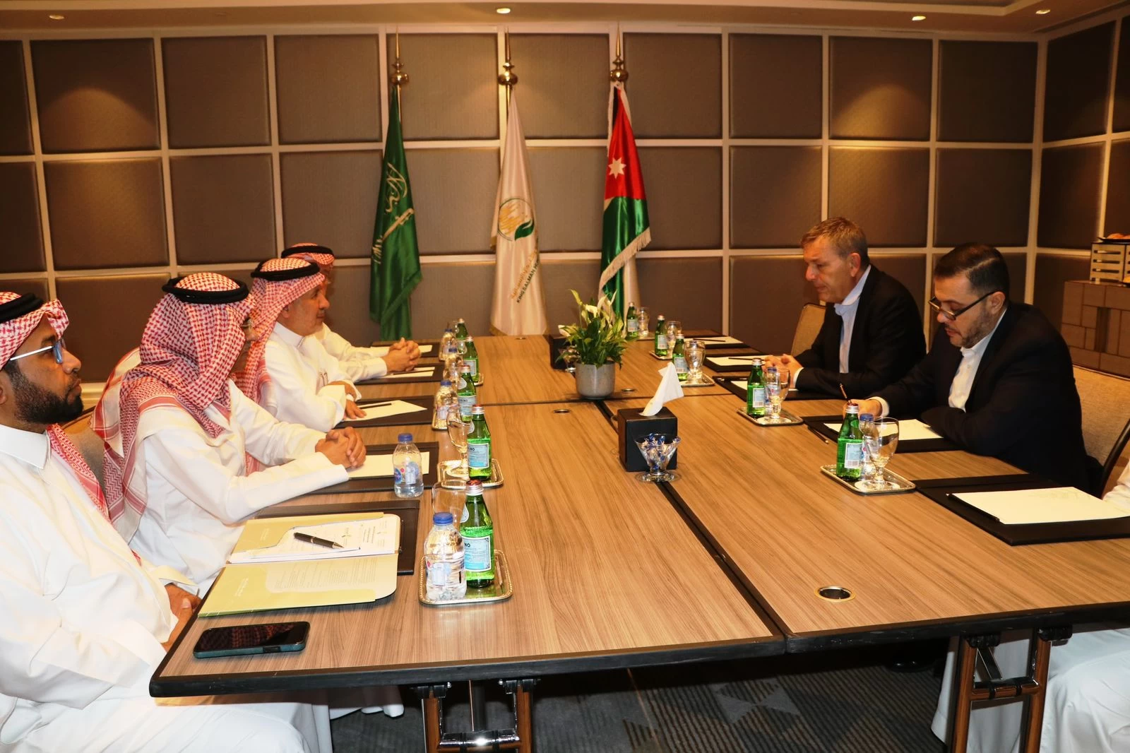 الدكتور الربيعة يلتقي بالمفوض العام لوكالة الأمم المتحدة لإغاثة وتشغيل اللاجئين الفلسطينيين (الأونروا)