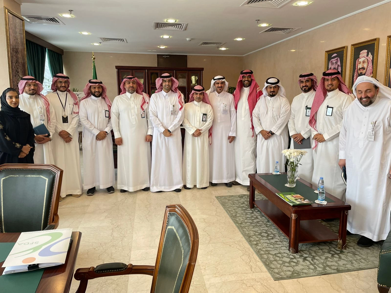 ( 4 ) جهات تجتمع لمناقشة تذليل المعوقات وتعزيز الأداء التكاملي للمهام المشتركة