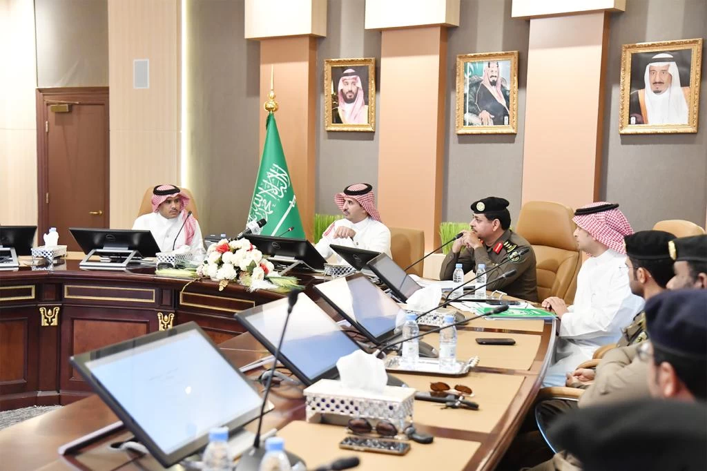 وكيل إمارة جازان المساعد للتنمية يرأس اجتماع اللجنة التنفيذية للسلامة المرورية بالمنطقة 