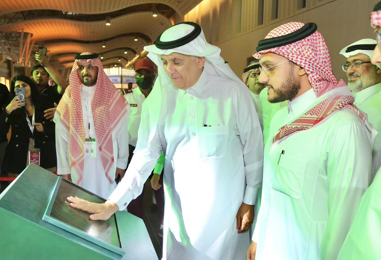 "الفضلي" يدشّن المعرض الزراعي الـ 40 ويؤكد أهمية الابتكار والتقنية لتحقيق نظام زراعي مستدام