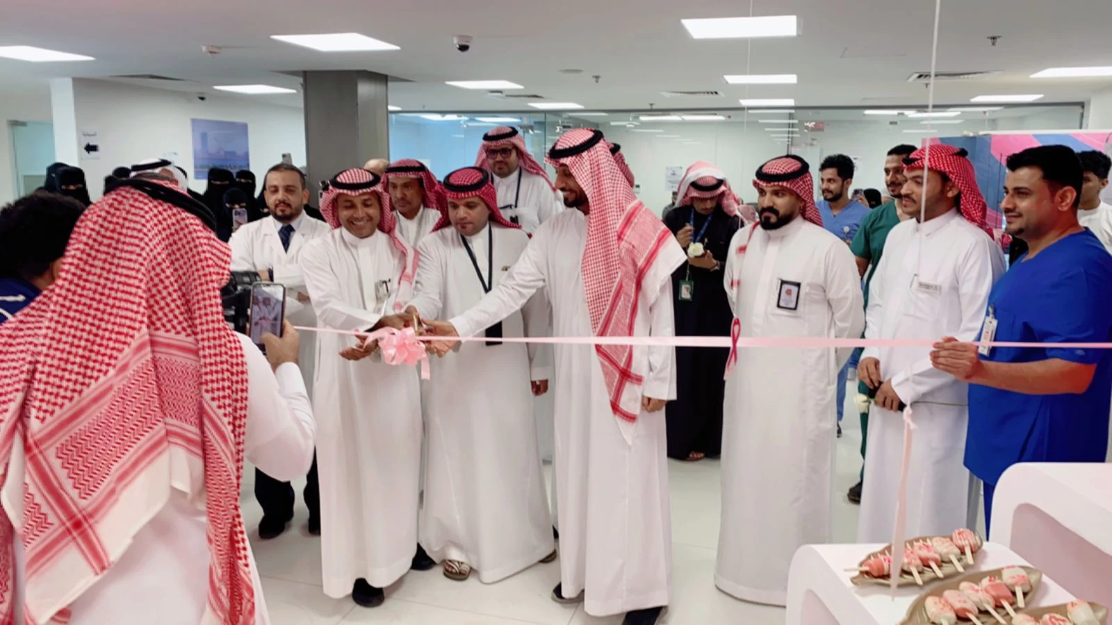 مستشفى صامطة العام ممثلاً بقسم الأشعة والتصوير الطبي يدشن فعالية أكتوبر الوردي لعام 2023