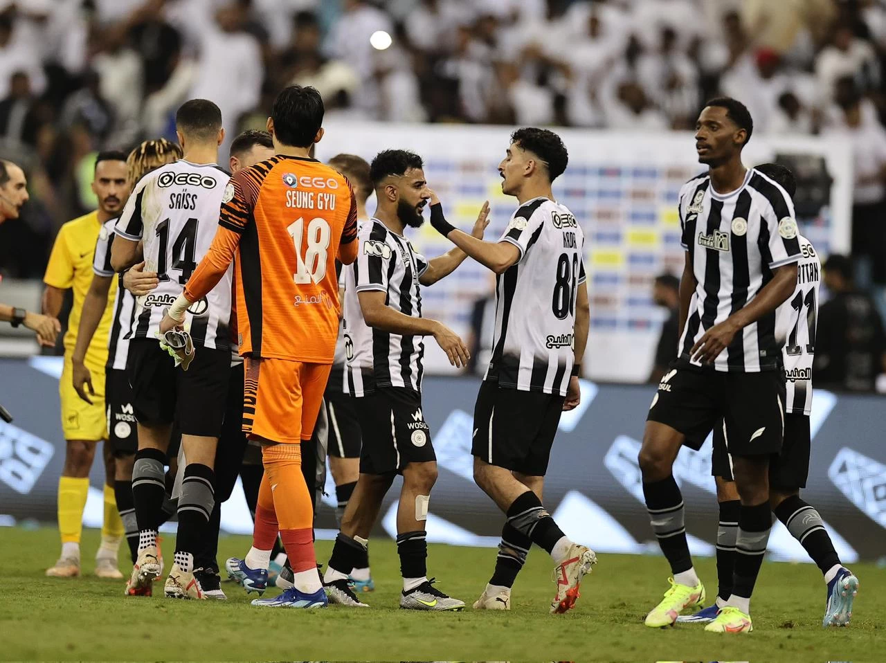 الفيحاء والطائي يتقاسمان النقاط ، والهلال يعزز صدارته للدوري ، والليث ينتزع نقاط الاتحاد.