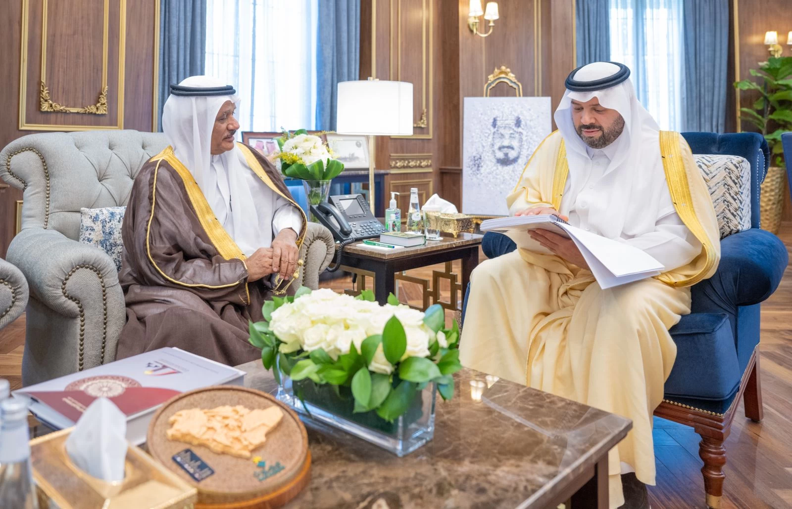 سمو أمير الحدود الشمالية يدشّن كتابين بلغة "برايل" للأشخاص ذوي الإعاقة البصرية