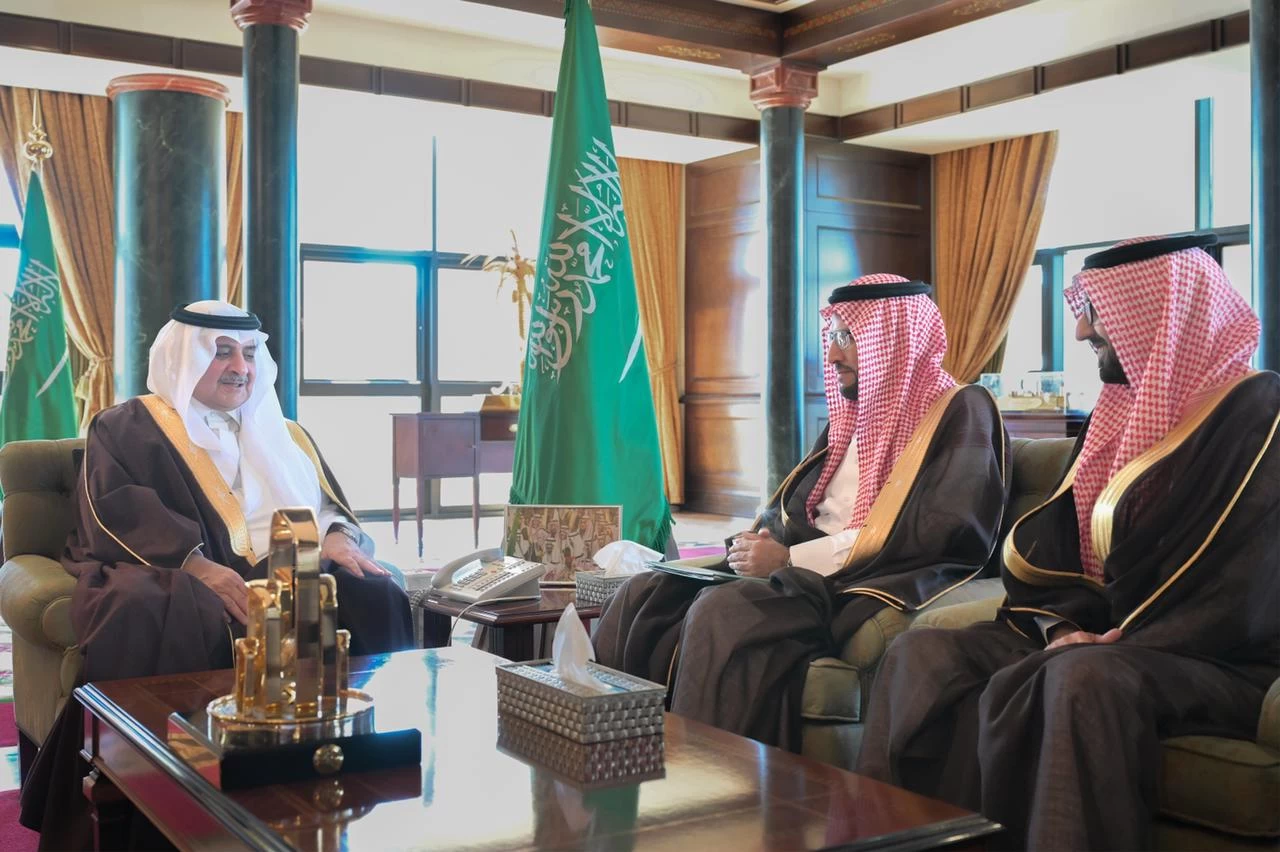 امير تبوك يبارك انطلاقة التجمع الصحي بالمنطقة