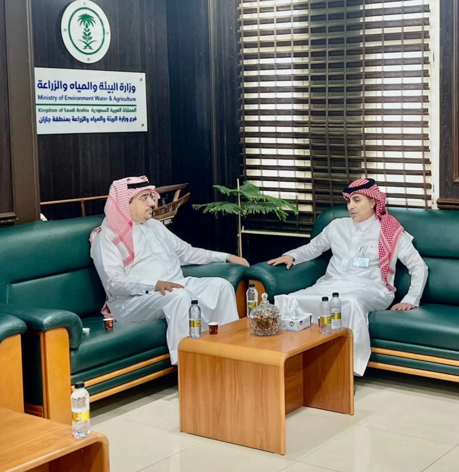مدير عام فرع وزارة البيئة والزراعة يلتقي بمدير خدمات المياه بجازان .. 